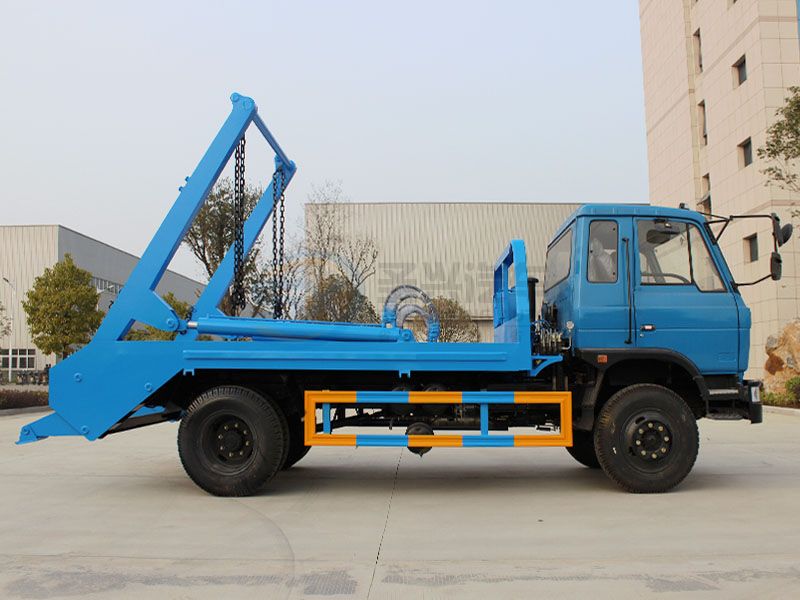 東風(fēng)145擺臂垃圾車(chē)