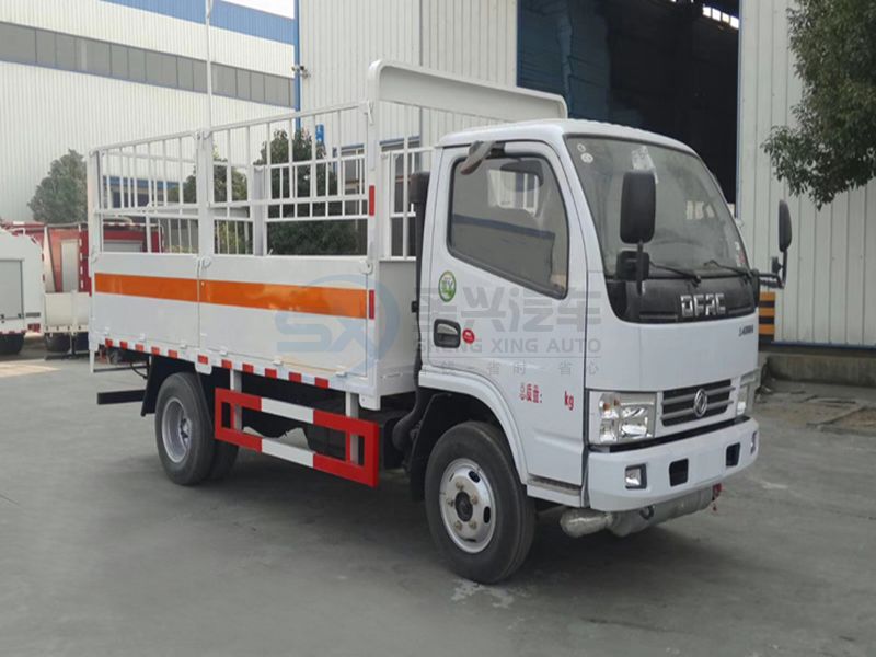 東風(fēng)多利卡4米氣瓶運輸車