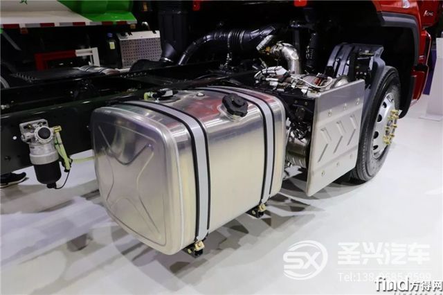 乘龍H5高頂雙臥大單橋快遞車，樹立行業(yè)新標(biāo)桿！5
