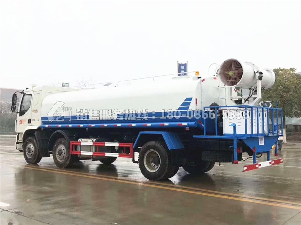 柳汽乘龍M3小三軸灑水車(chē)18立方-帶30米霧炮