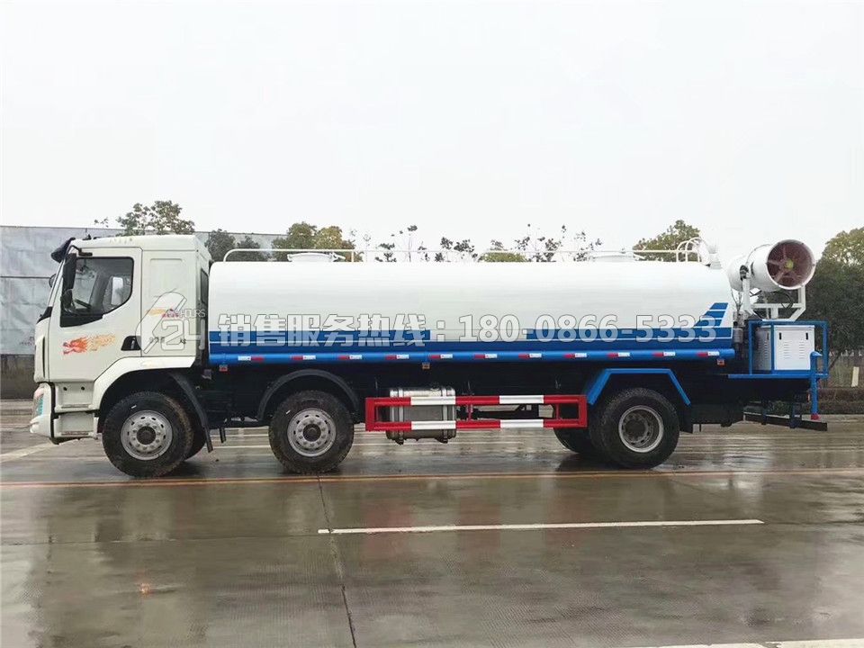 柳汽乘龍M3小三軸灑水車(chē)18立方-帶30米霧炮