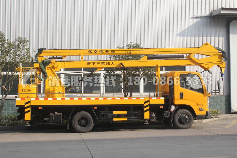江鈴凱銳18米高空作業(yè)車(chē)