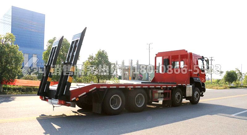 東風柳汽乘龍H5前四后八底平板車