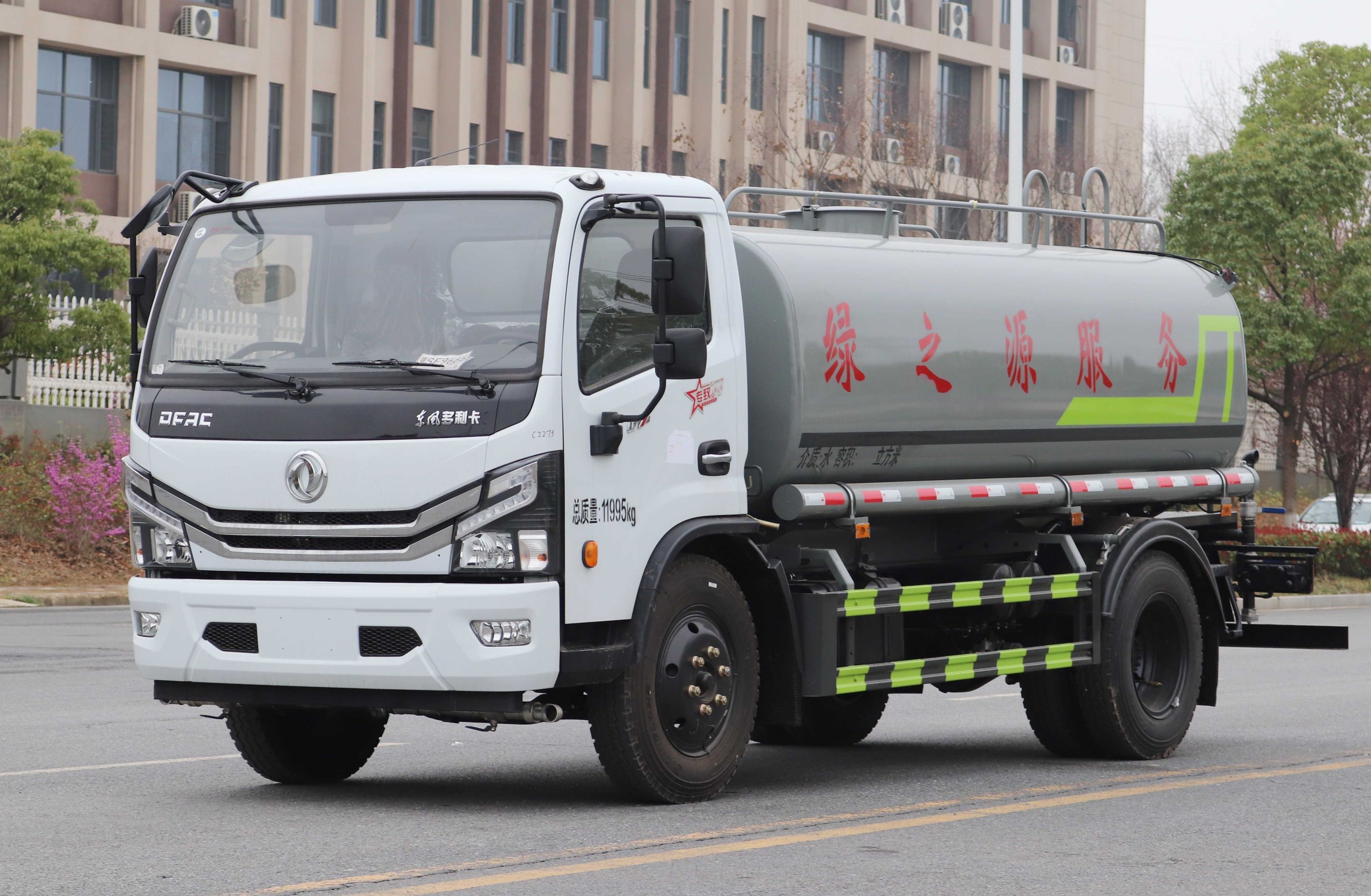 東風多利卡D7灑水車9.2方