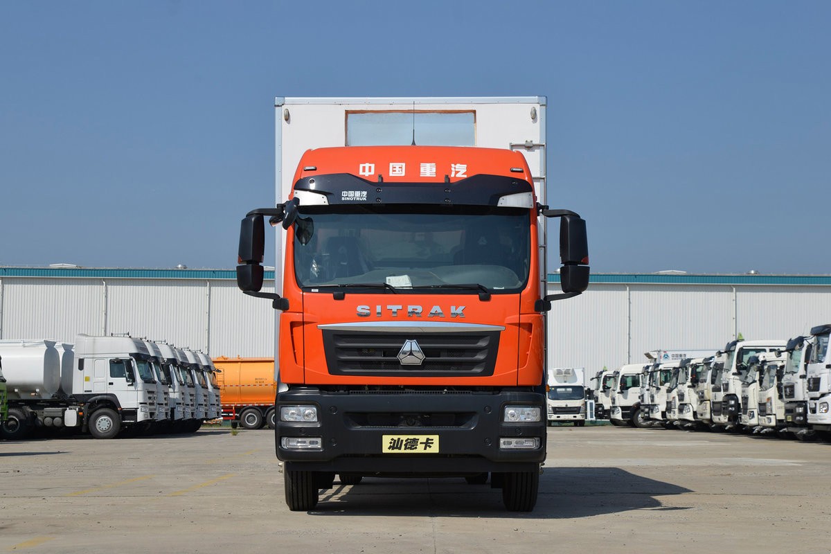 重汽汕德卡G5冷藏車(chē)6.8米