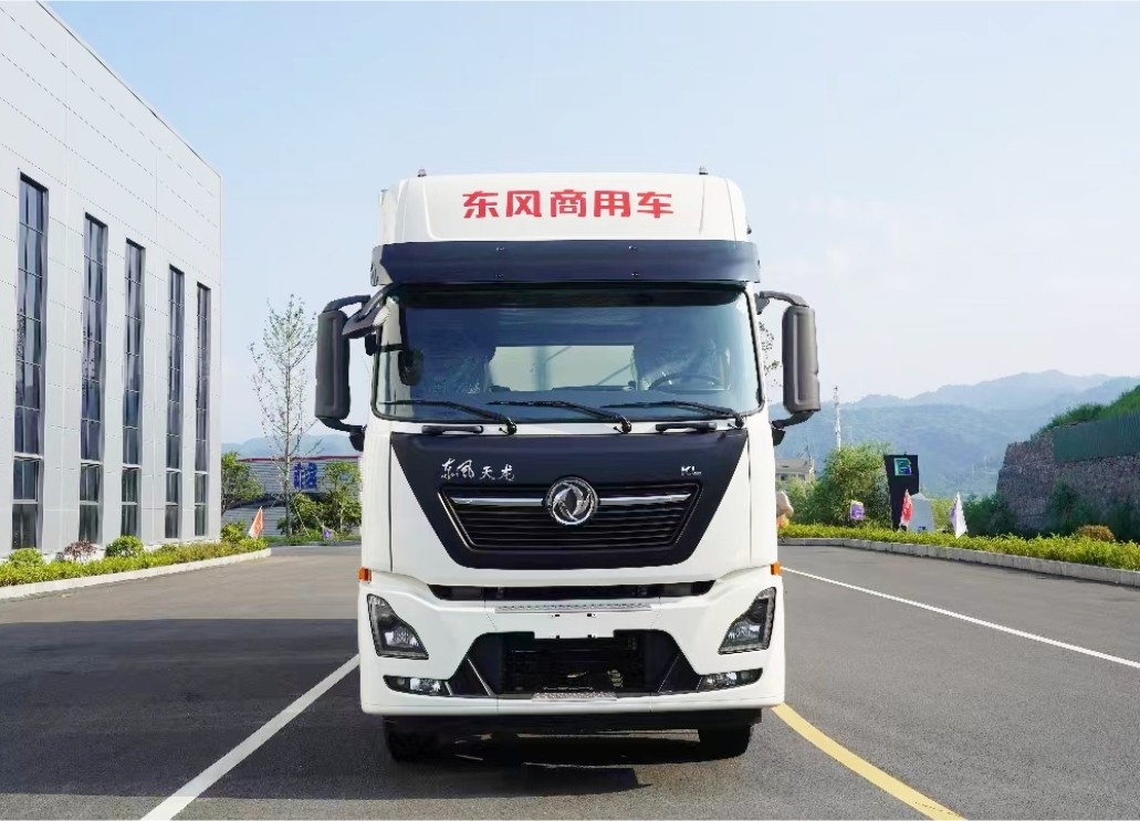 東風(fēng)天龍KL前四后四冷藏車9.6米
