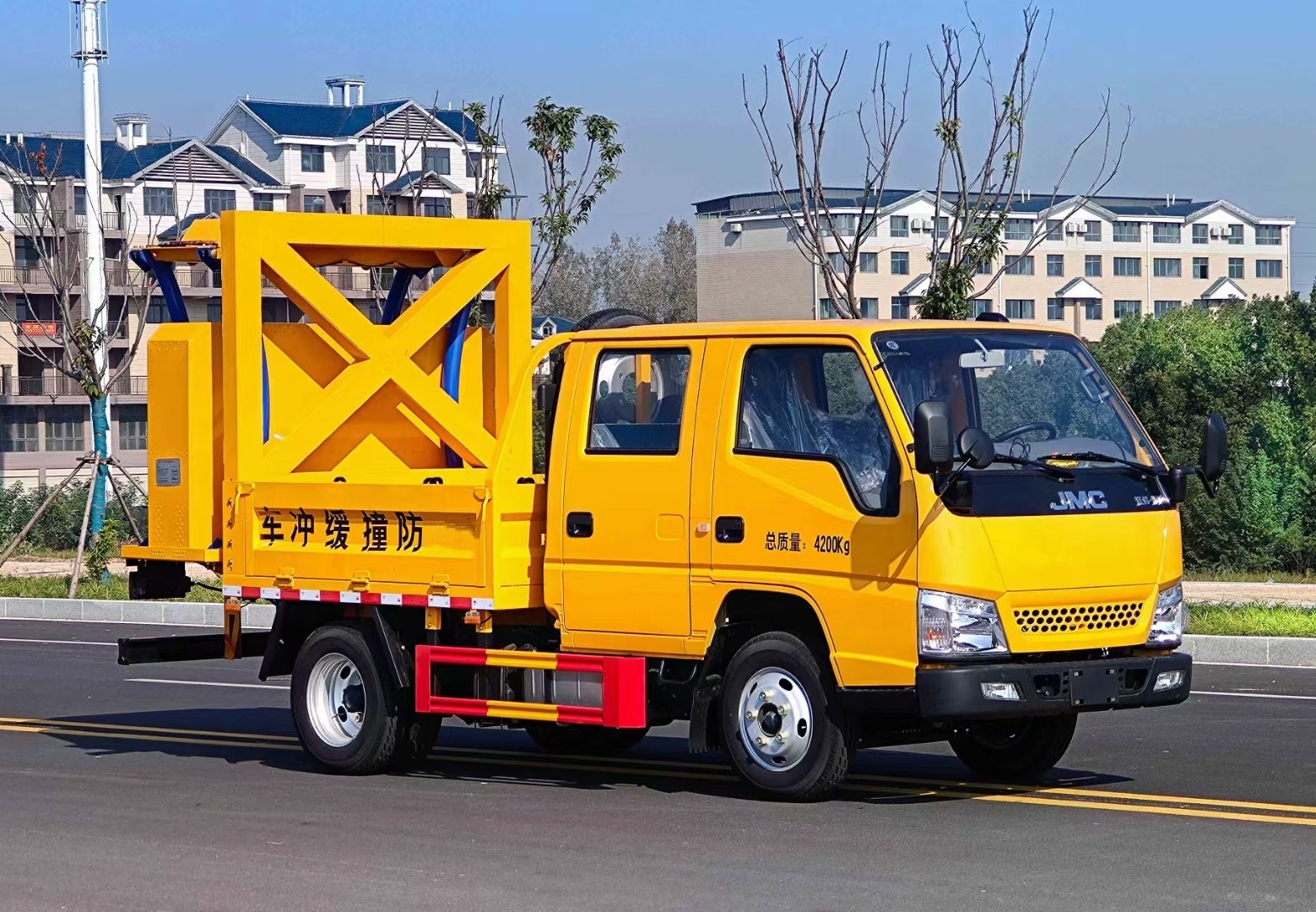 江鈴新順達(dá)防撞緩沖車70K